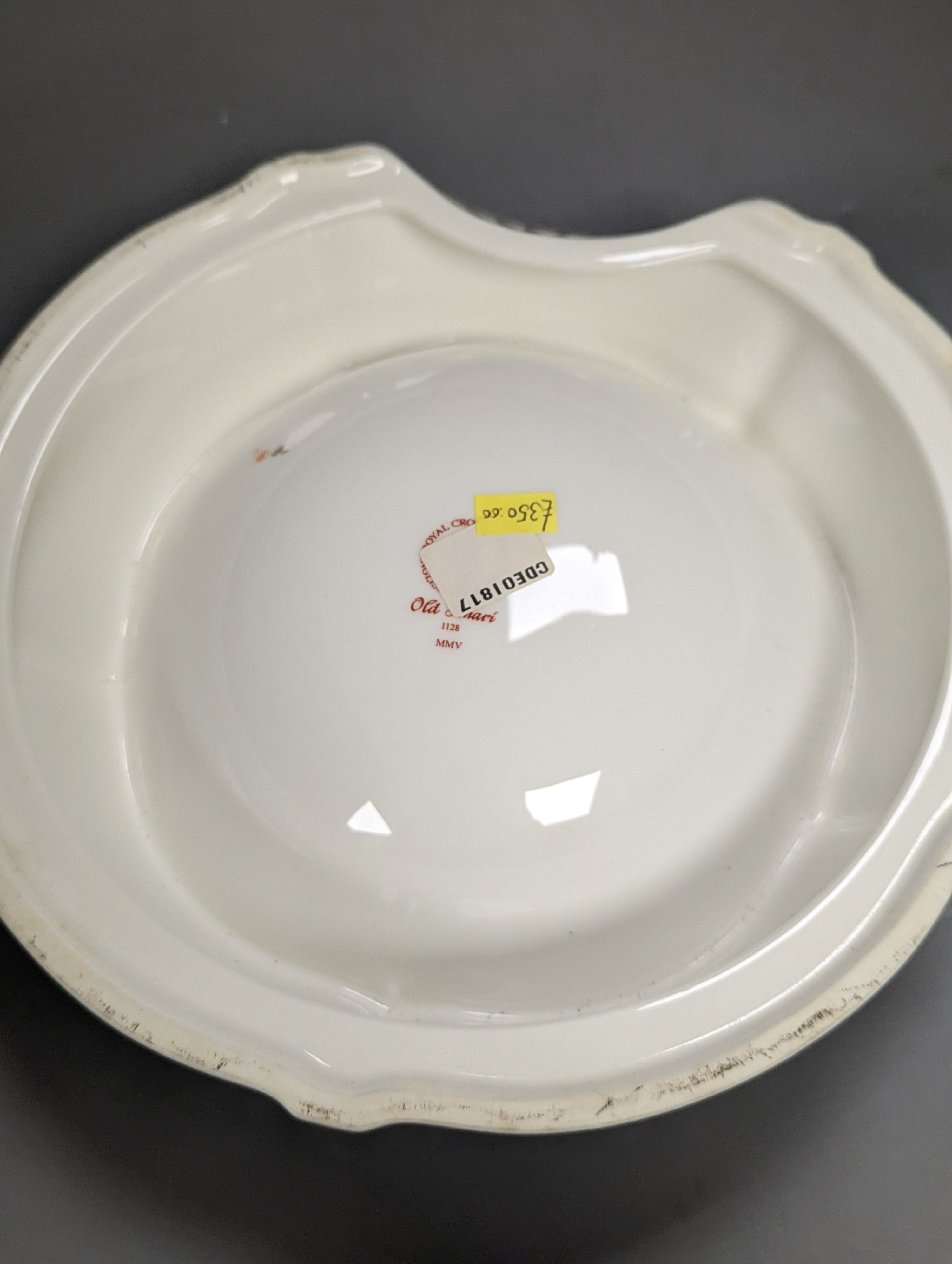 A Royal Crown Derby 1128 pattern dog's dinner bowl, diameter 19cm